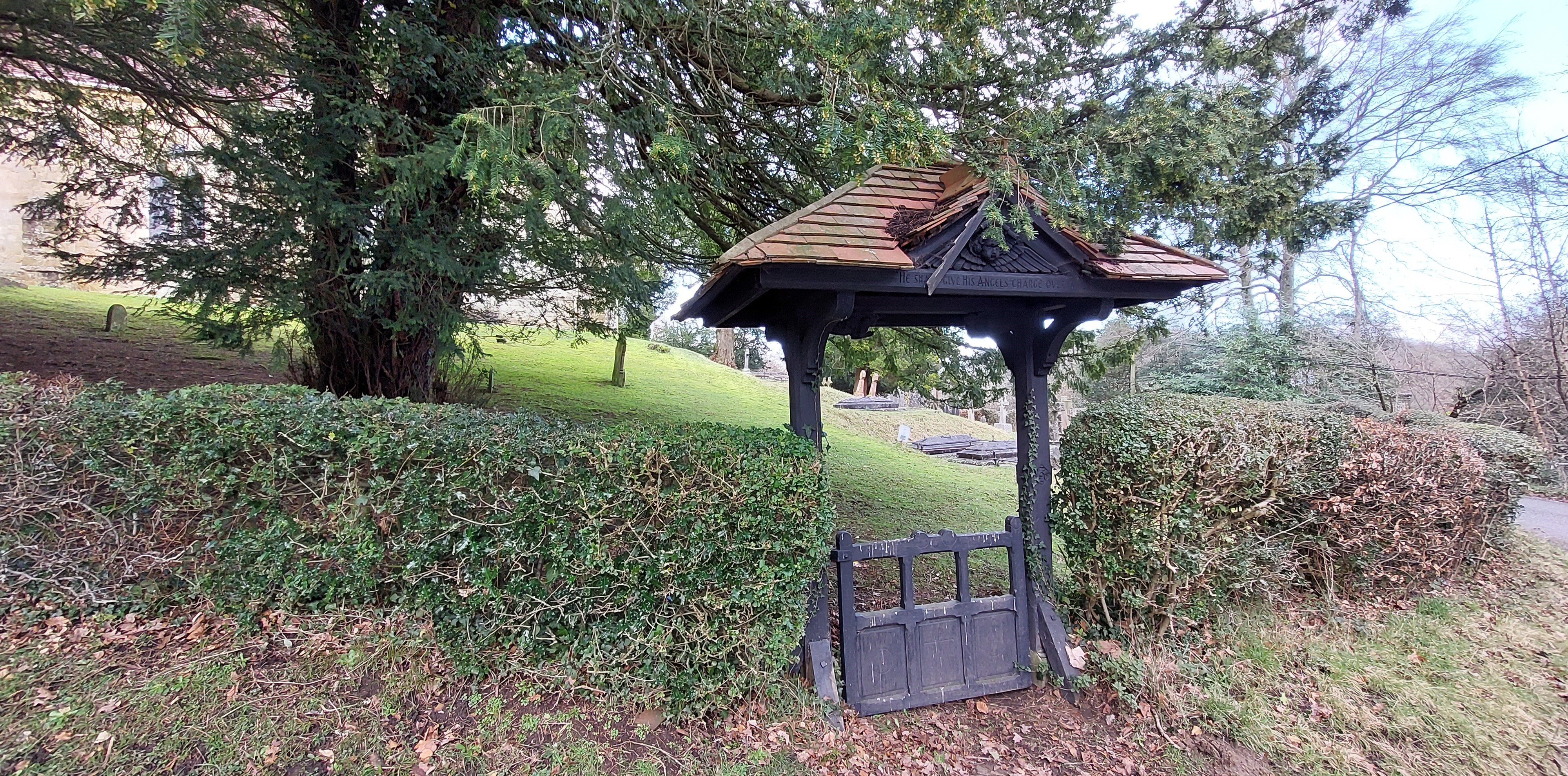 Memorial Lychgate to Lady Mary Heath by her children, Coldharbour. 